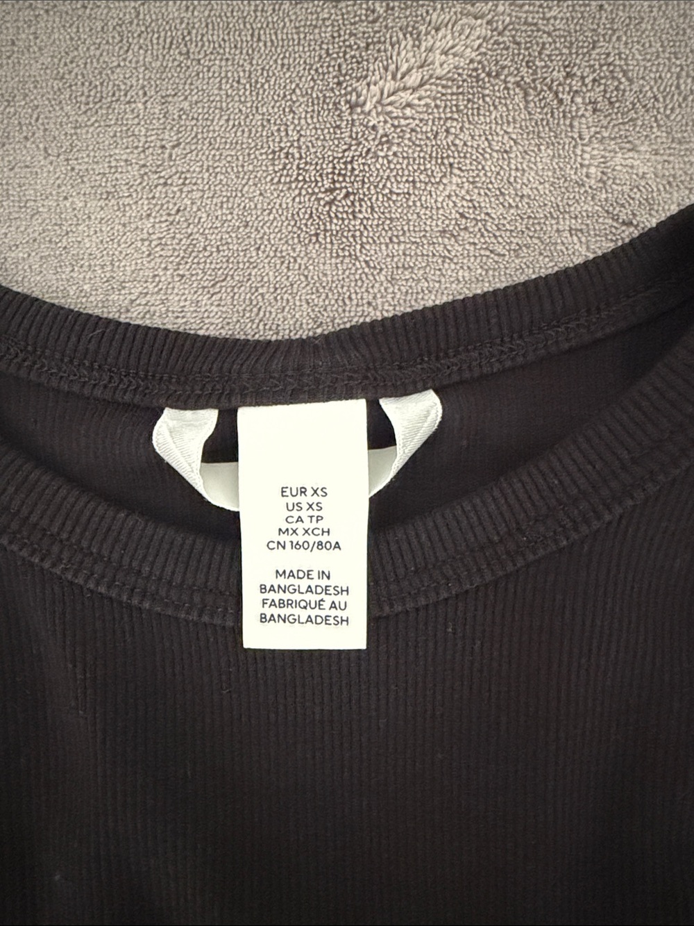 H&M Ribbed Black Cropped Tank Top - Picture 2 of 3